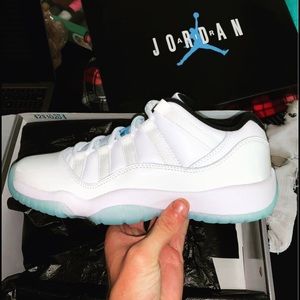 Jordan 1 low Legend Blues